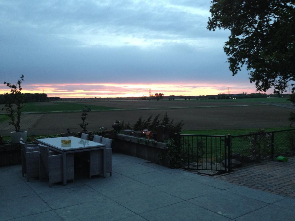 B&B Op De Brabantse Wal Halsteren 외부 사진