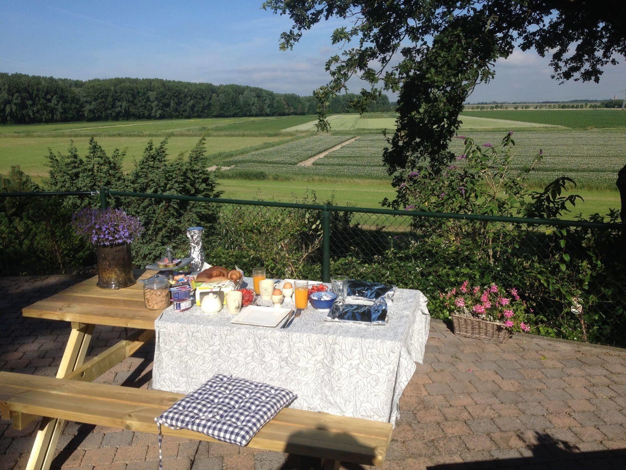 B&B Op De Brabantse Wal Halsteren 외부 사진